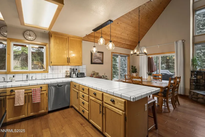 7685 Kingswood, Tahoe Vista, California 96143, 3 Bedrooms Bedrooms, ,2 BathroomsBathrooms,Residential,Residential,Kingswood,250058564