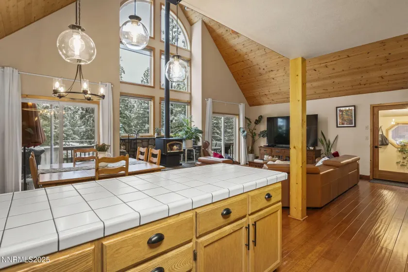 7685 Kingswood, Tahoe Vista, California 96143, 3 Bedrooms Bedrooms, ,2 BathroomsBathrooms,Residential,Residential,Kingswood,250058564