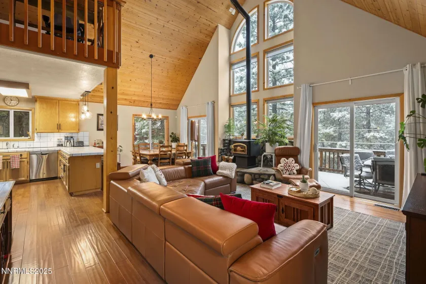 7685 Kingswood, Tahoe Vista, California 96143, 3 Bedrooms Bedrooms, ,2 BathroomsBathrooms,Residential,Residential,Kingswood,250058564