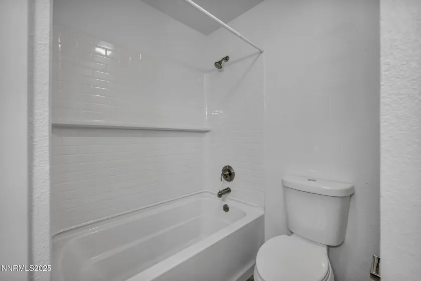 385 Smithridge, Reno, Nevada 89502, 2 Bedrooms Bedrooms, ,2 BathroomsBathrooms,Residential,Residential,Smithridge,250058565