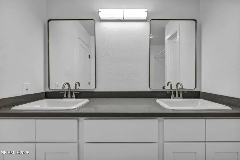 385 Smithridge, Reno, Nevada 89502, 2 Bedrooms Bedrooms, ,2 BathroomsBathrooms,Residential,Residential,Smithridge,250058565