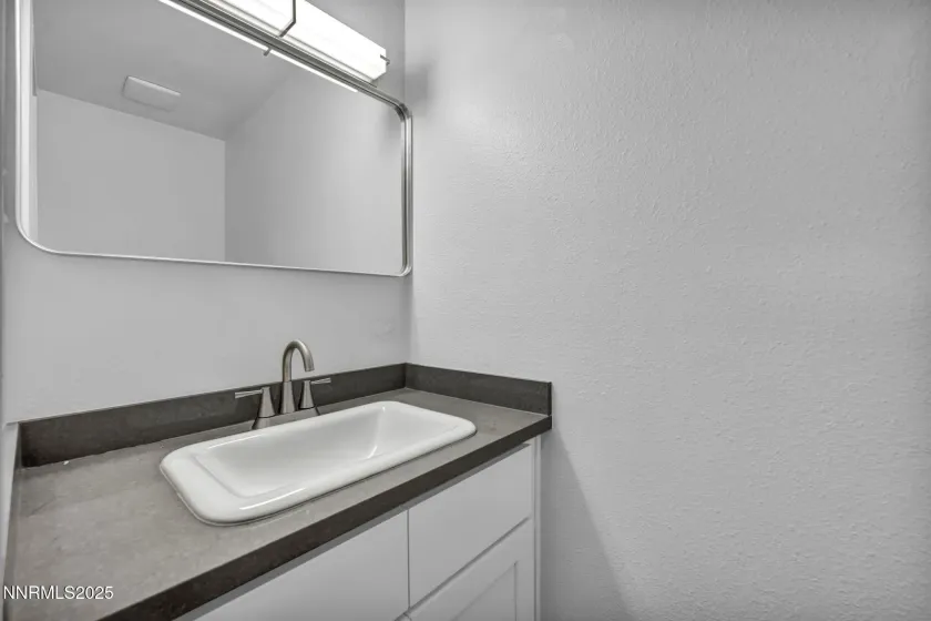 385 Smithridge, Reno, Nevada 89502, 2 Bedrooms Bedrooms, ,2 BathroomsBathrooms,Residential,Residential,Smithridge,250058565