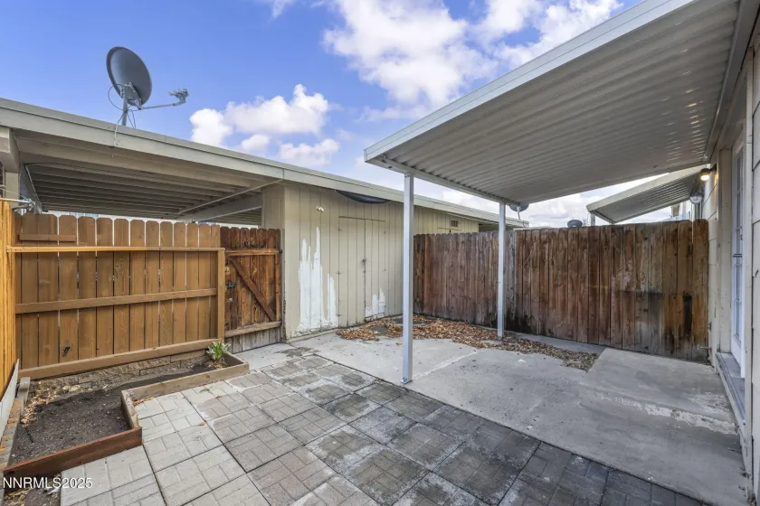 385 Smithridge, Reno, Nevada 89502, 2 Bedrooms Bedrooms, ,2 BathroomsBathrooms,Residential,Residential,Smithridge,250058565