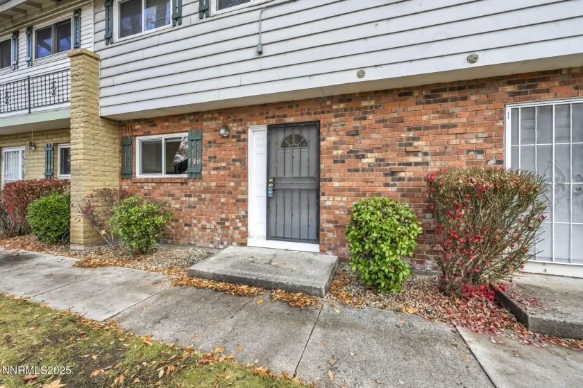 385 Smithridge, Reno, Nevada 89502, 2 Bedrooms Bedrooms, ,2 BathroomsBathrooms,Residential,Residential,Smithridge,250058565