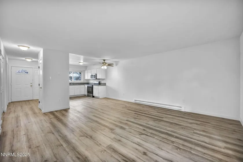 385 Smithridge, Reno, Nevada 89502, 2 Bedrooms Bedrooms, ,2 BathroomsBathrooms,Residential,Residential,Smithridge,250058565