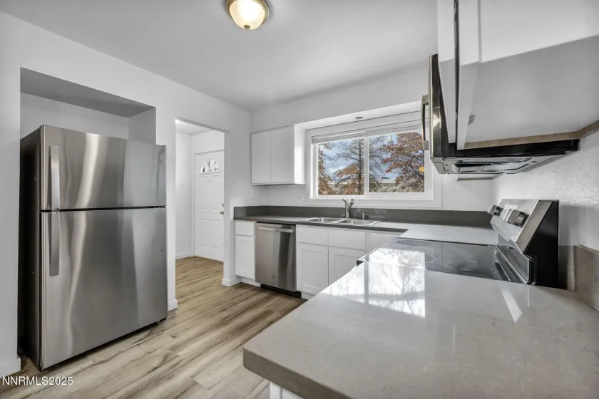 385 Smithridge, Reno, Nevada 89502, 2 Bedrooms Bedrooms, ,2 BathroomsBathrooms,Residential,Residential,Smithridge,250058565