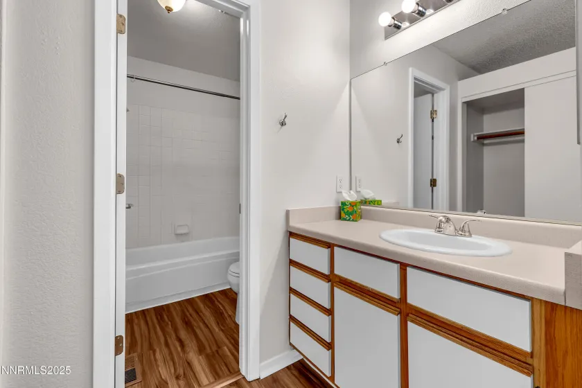 4301 Loreto, Reno, Nevada 89502, 2 Bedrooms Bedrooms, ,3 BathroomsBathrooms,Residential,Residential,Loreto,250058571