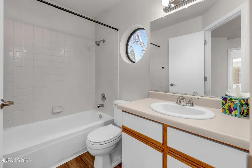 4301 Loreto, Reno, Nevada 89502, 2 Bedrooms Bedrooms, ,3 BathroomsBathrooms,Residential,Residential,Loreto,250058571