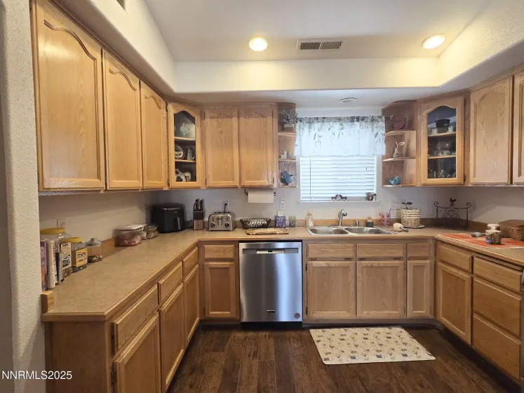 2880 Horseshoe, Fernley, Nevada 89408, 3 Bedrooms Bedrooms, ,2 BathroomsBathrooms,Residential,Residential,Horseshoe,250058574