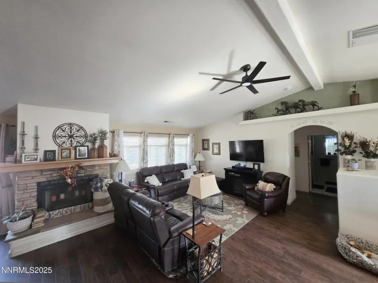 2880 Horseshoe, Fernley, Nevada 89408, 3 Bedrooms Bedrooms, ,2 BathroomsBathrooms,Residential,Residential,Horseshoe,250058574