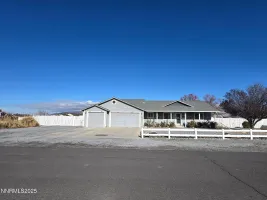 2880 Horseshoe, Fernley, Nevada 89408, 3 Bedrooms Bedrooms, ,2 BathroomsBathrooms,Residential,Residential,Horseshoe,250058574