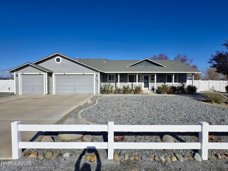 2880 Horseshoe, Fernley, Nevada 89408, 3 Bedrooms Bedrooms, ,2 BathroomsBathrooms,Residential,Residential,Horseshoe,250058574