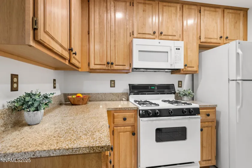 900 Meadows, Reno, Nevada 89521, 2 Bedrooms Bedrooms, ,2 BathroomsBathrooms,Residential,Residential,Meadows,250058585