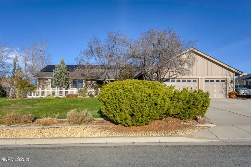 230 Sunlit, Spanish Springs, Nevada 89441, 3 Bedrooms Bedrooms, ,3 BathroomsBathrooms,Residential,Residential,Sunlit,250058587