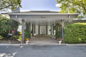 125 Greenridge, Reno, Nevada 89509, 6 Bedrooms Bedrooms, ,7 BathroomsBathrooms,Residential,Residential,Greenridge,250050264