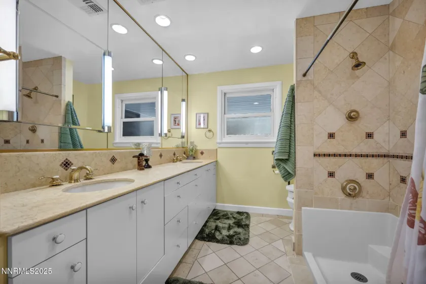 125 Greenridge, Reno, Nevada 89509, 6 Bedrooms Bedrooms, ,7 BathroomsBathrooms,Residential,Residential,Greenridge,250050264