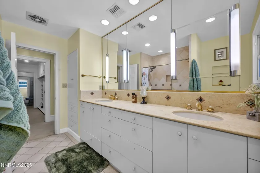 125 Greenridge, Reno, Nevada 89509, 6 Bedrooms Bedrooms, ,7 BathroomsBathrooms,Residential,Residential,Greenridge,250050264