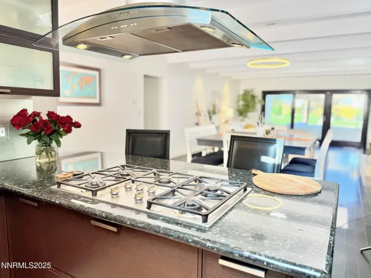 5012 Lakeridge, Reno, Nevada 89509, 2 Bedrooms Bedrooms, ,2 BathroomsBathrooms,Residential,Residential,Lakeridge,250058589