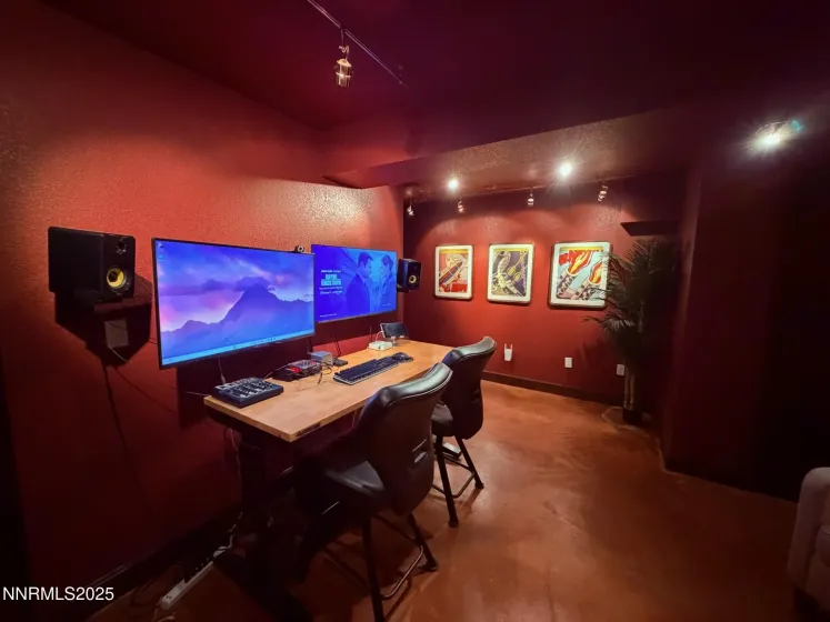 5012 Lakeridge, Reno, Nevada 89509, 2 Bedrooms Bedrooms, ,2 BathroomsBathrooms,Residential,Residential,Lakeridge,250058589