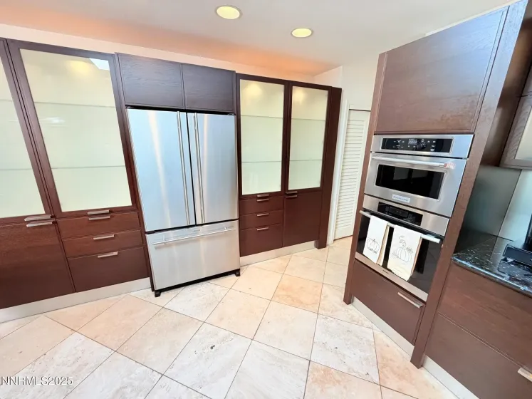 5012 Lakeridge, Reno, Nevada 89509, 2 Bedrooms Bedrooms, ,2 BathroomsBathrooms,Residential,Residential,Lakeridge,250058589