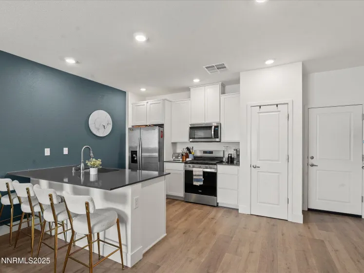 4232 Fawnridge, Reno, Nevada 89503, 3 Bedrooms Bedrooms, ,3 BathroomsBathrooms,Residential,Residential,Fawnridge,250058590