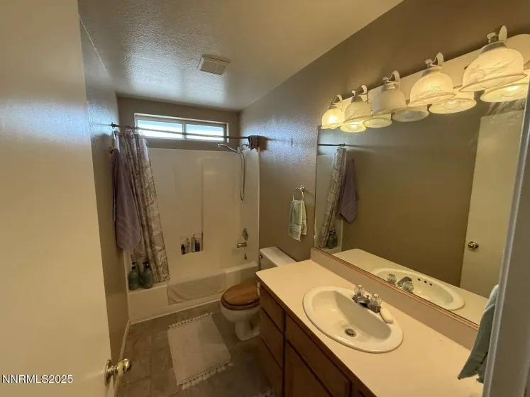 5212 Toyon, Fallon, Nevada 89406, 3 Bedrooms Bedrooms, ,2 BathroomsBathrooms,Residential,Residential,Toyon,250058596