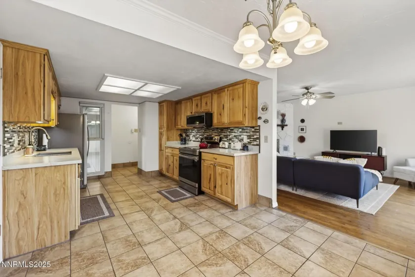 3295 Sandra, Reno, Nevada 89503, 3 Bedrooms Bedrooms, ,2 BathroomsBathrooms,Residential,Residential,Sandra,250058615