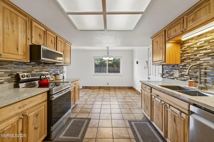 3295 Sandra, Reno, Nevada 89503, 3 Bedrooms Bedrooms, ,2 BathroomsBathrooms,Residential,Residential,Sandra,250058615