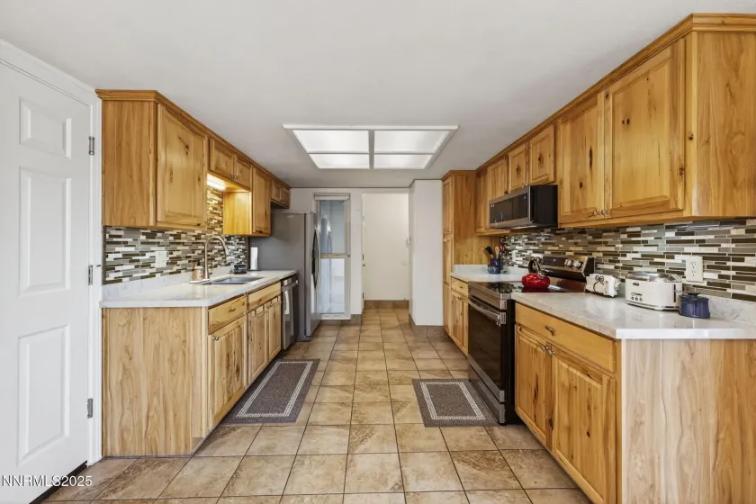 3295 Sandra, Reno, Nevada 89503, 3 Bedrooms Bedrooms, ,2 BathroomsBathrooms,Residential,Residential,Sandra,250058615