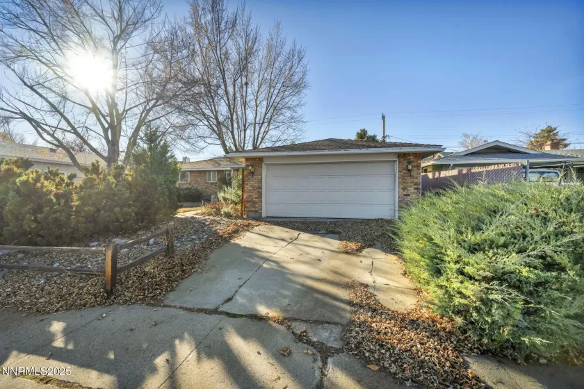 1832 Pyrenees, Carson City, Nevada 89703, 3 Bedrooms Bedrooms, ,2 BathroomsBathrooms,Residential,Residential,Pyrenees,250058618
