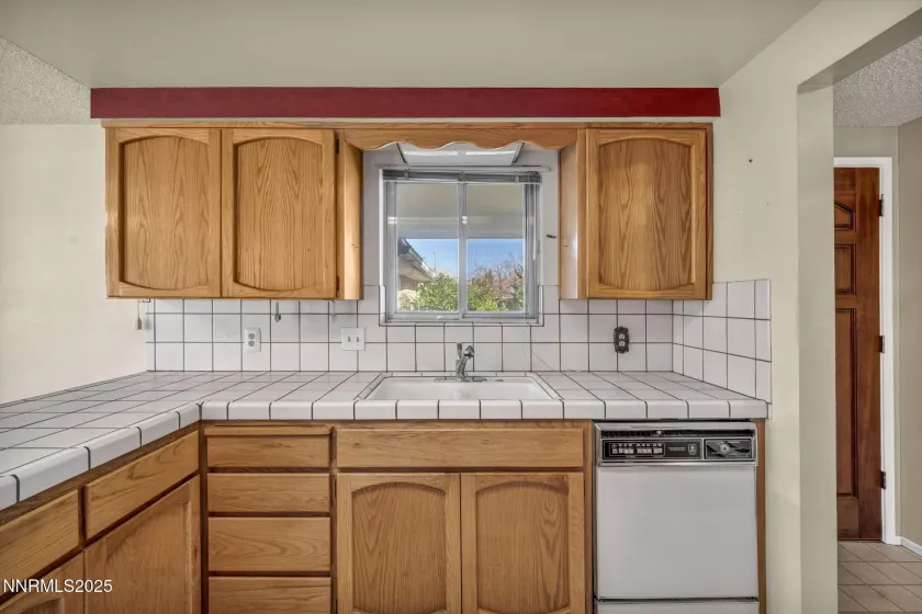 1832 Pyrenees, Carson City, Nevada 89703, 3 Bedrooms Bedrooms, ,2 BathroomsBathrooms,Residential,Residential,Pyrenees,250058618