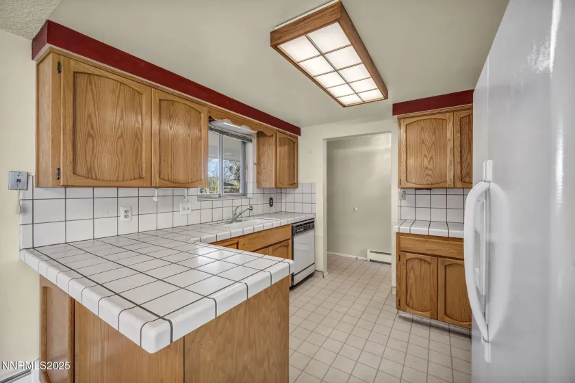 1832 Pyrenees, Carson City, Nevada 89703, 3 Bedrooms Bedrooms, ,2 BathroomsBathrooms,Residential,Residential,Pyrenees,250058618