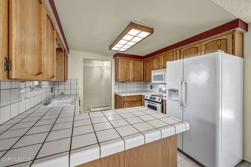 1832 Pyrenees, Carson City, Nevada 89703, 3 Bedrooms Bedrooms, ,2 BathroomsBathrooms,Residential,Residential,Pyrenees,250058618