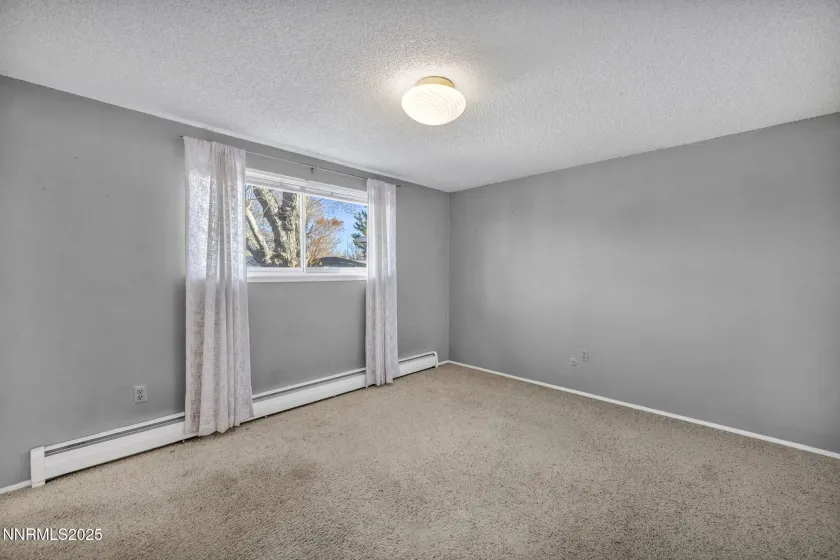 1832 Pyrenees, Carson City, Nevada 89703, 3 Bedrooms Bedrooms, ,2 BathroomsBathrooms,Residential,Residential,Pyrenees,250058618