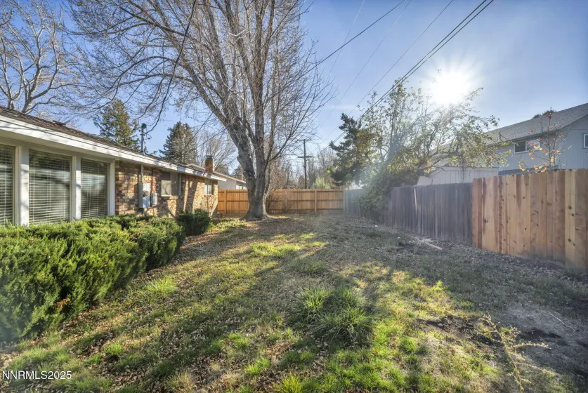 1832 Pyrenees, Carson City, Nevada 89703, 3 Bedrooms Bedrooms, ,2 BathroomsBathrooms,Residential,Residential,Pyrenees,250058618