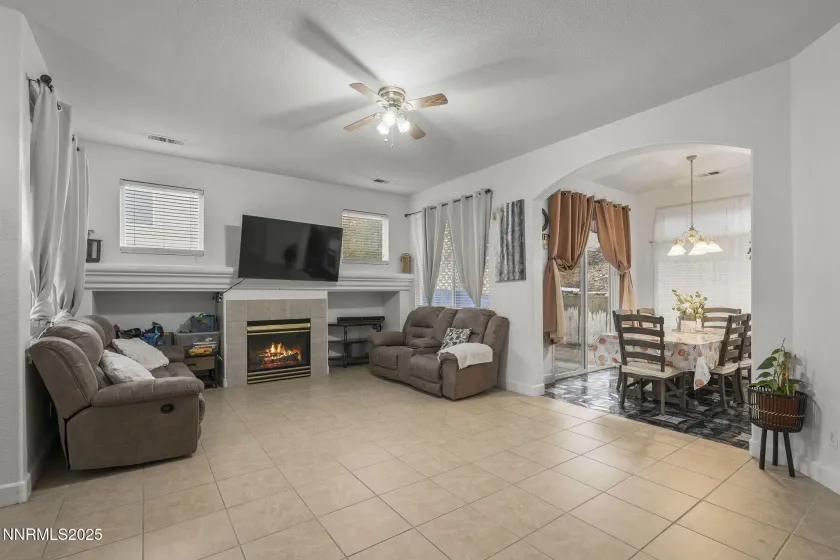 2756 Table Rock, Carson City, Nevada 89706, 3 Bedrooms Bedrooms, ,2 BathroomsBathrooms,Residential,Residential,Table Rock,250058621