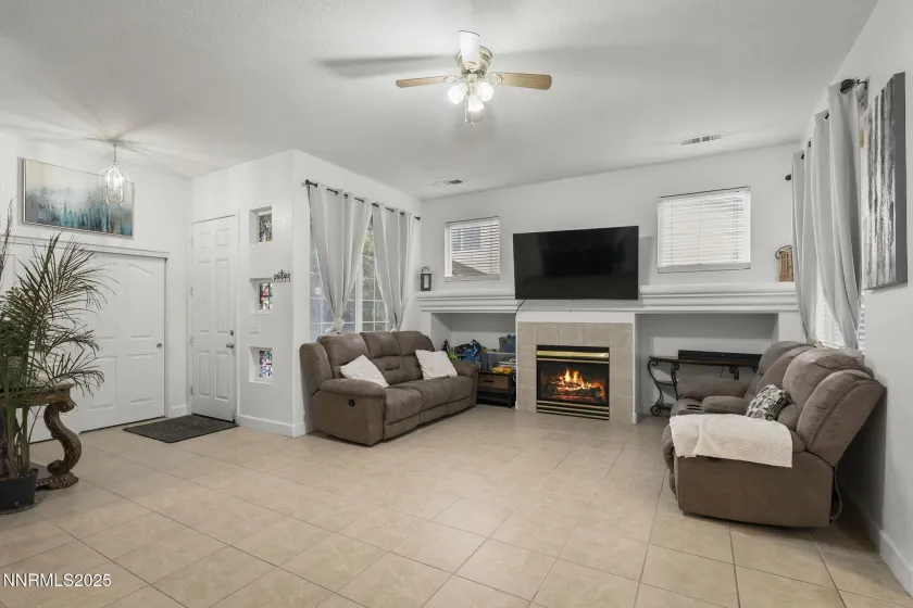 2756 Table Rock, Carson City, Nevada 89706, 3 Bedrooms Bedrooms, ,2 BathroomsBathrooms,Residential,Residential,Table Rock,250058621