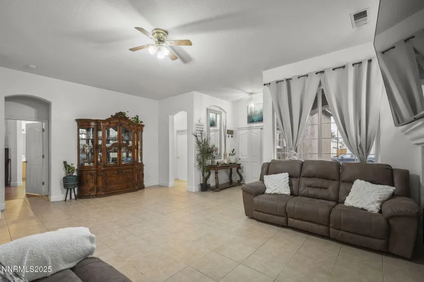 2756 Table Rock, Carson City, Nevada 89706, 3 Bedrooms Bedrooms, ,2 BathroomsBathrooms,Residential,Residential,Table Rock,250058621