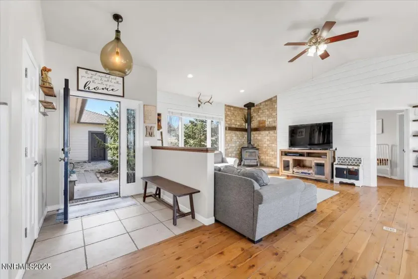 400 Britt, Reno, Nevada 89508, 3 Bedrooms Bedrooms, ,3 BathroomsBathrooms,Residential,Residential,Britt,250051635