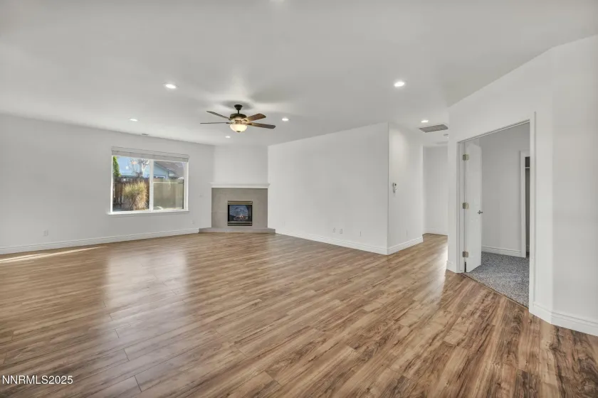 1379 Branden, Gardnerville, Nevada 89410, 3 Bedrooms Bedrooms, ,2 BathroomsBathrooms,Residential,Residential,Branden,250058629