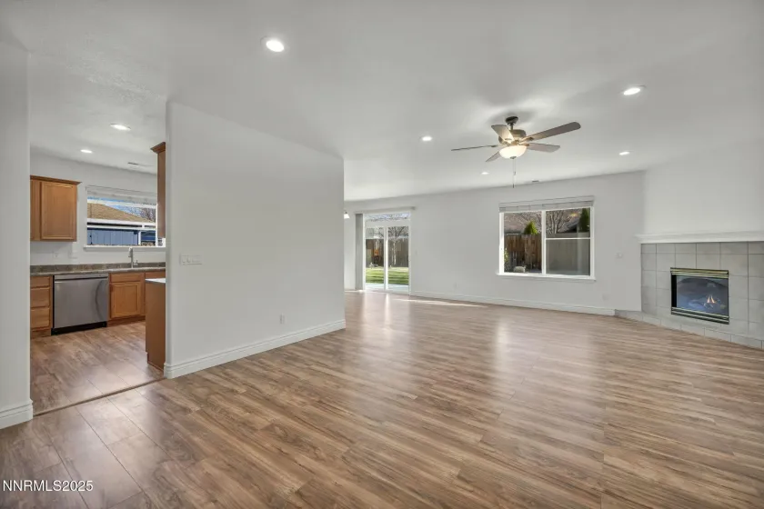 1379 Branden, Gardnerville, Nevada 89410, 3 Bedrooms Bedrooms, ,2 BathroomsBathrooms,Residential,Residential,Branden,250058629