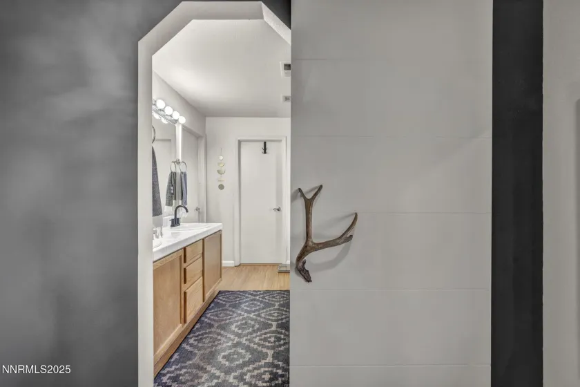 1431 Honey Locust, Gardnerville, Nevada 89410, 3 Bedrooms Bedrooms, ,3 BathroomsBathrooms,Residential,Residential,Honey Locust,250058630