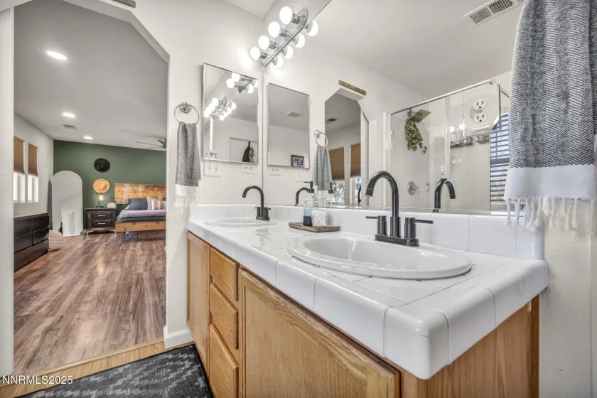 1431 Honey Locust, Gardnerville, Nevada 89410, 3 Bedrooms Bedrooms, ,3 BathroomsBathrooms,Residential,Residential,Honey Locust,250058630