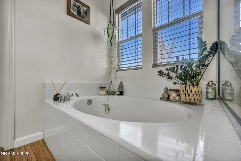 1431 Honey Locust, Gardnerville, Nevada 89410, 3 Bedrooms Bedrooms, ,3 BathroomsBathrooms,Residential,Residential,Honey Locust,250058630