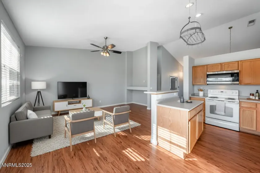 8896 Mahon, Reno, Nevada 89506, 3 Bedrooms Bedrooms, ,2 BathroomsBathrooms,Residential,Residential,Mahon,250058631