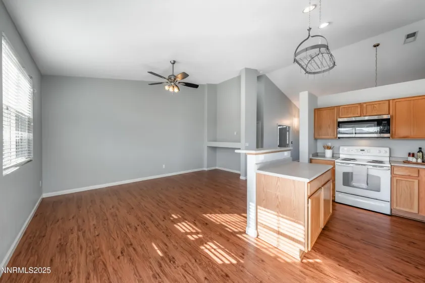 8896 Mahon, Reno, Nevada 89506, 3 Bedrooms Bedrooms, ,2 BathroomsBathrooms,Residential,Residential,Mahon,250058631