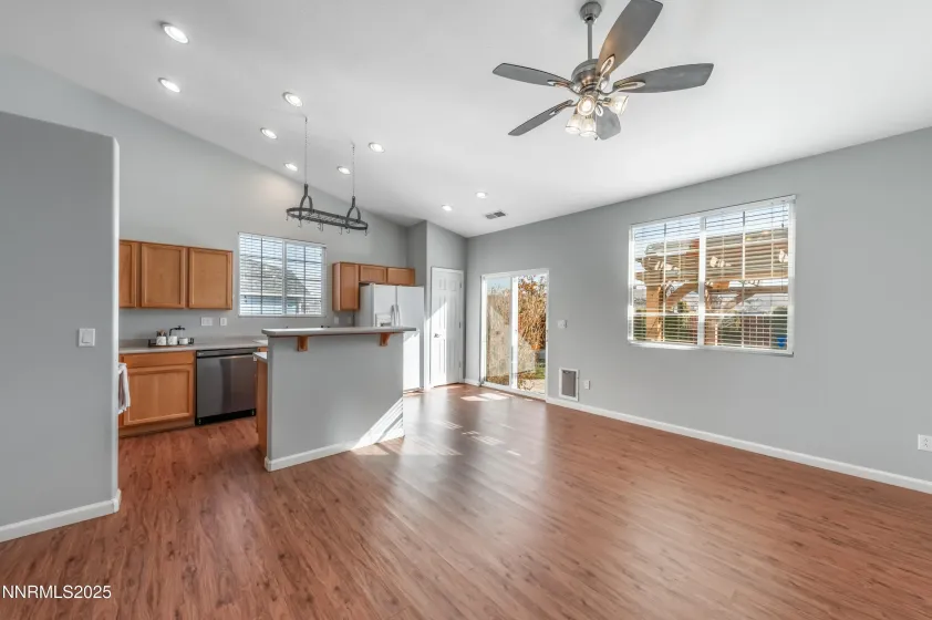 8896 Mahon, Reno, Nevada 89506, 3 Bedrooms Bedrooms, ,2 BathroomsBathrooms,Residential,Residential,Mahon,250058631