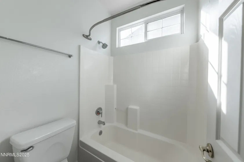 8896 Mahon, Reno, Nevada 89506, 3 Bedrooms Bedrooms, ,2 BathroomsBathrooms,Residential,Residential,Mahon,250058631