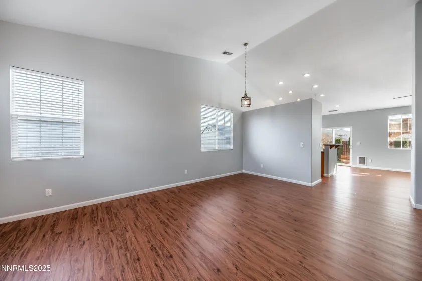 8896 Mahon, Reno, Nevada 89506, 3 Bedrooms Bedrooms, ,2 BathroomsBathrooms,Residential,Residential,Mahon,250058631