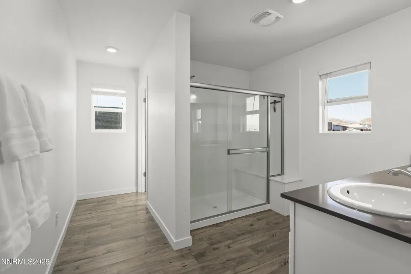 6479 June Bug, Sparks, Nevada 89436, 5 Bedrooms Bedrooms, ,3 BathroomsBathrooms,Residential,Residential,June Bug,250058633